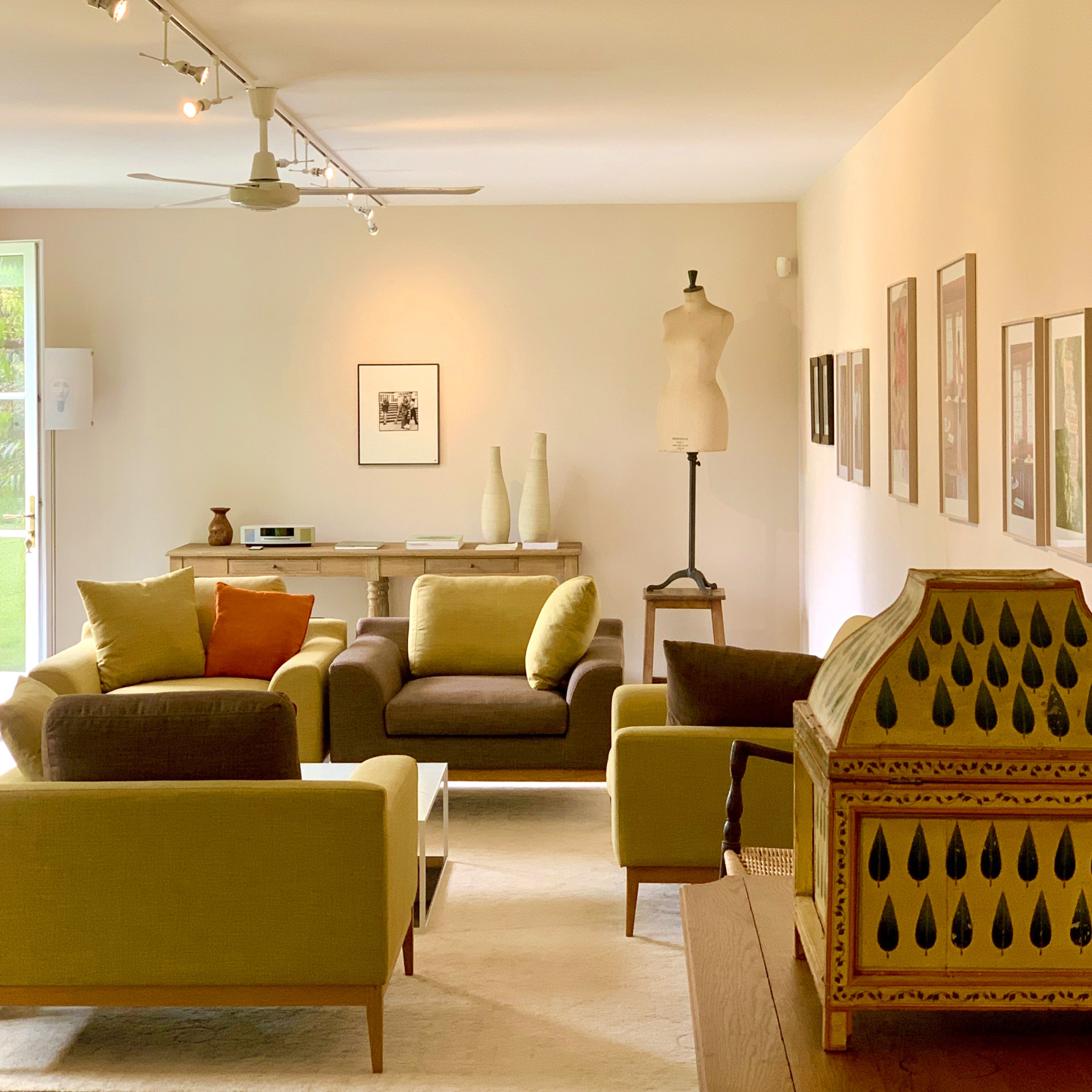 Le Pavillon de Galon - A lounge transforming its atmosphere through the seasons of Provence